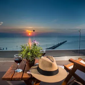 Vento Di Mare Apartment Peraía